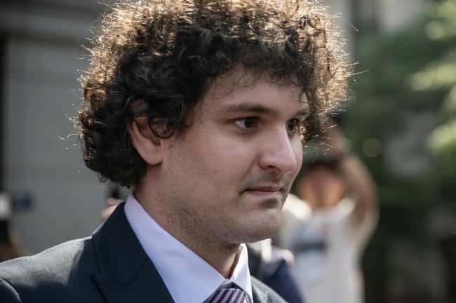 SBF父母力挺游说特朗普求特赦，彭博报道：SBF能否规避25年重刑命运？